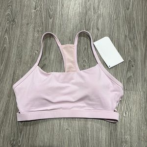 Fabletics Sports Bra in Light Purple/Pink, Women’s Size Small